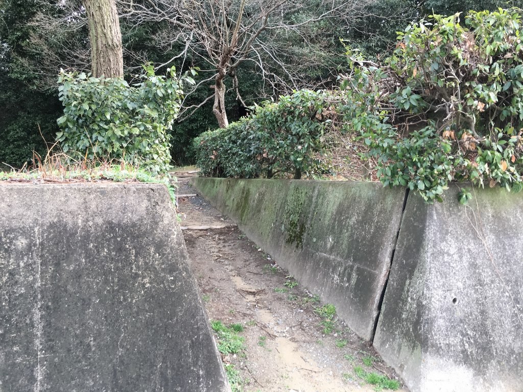 金鵄顕彰碑 (8)