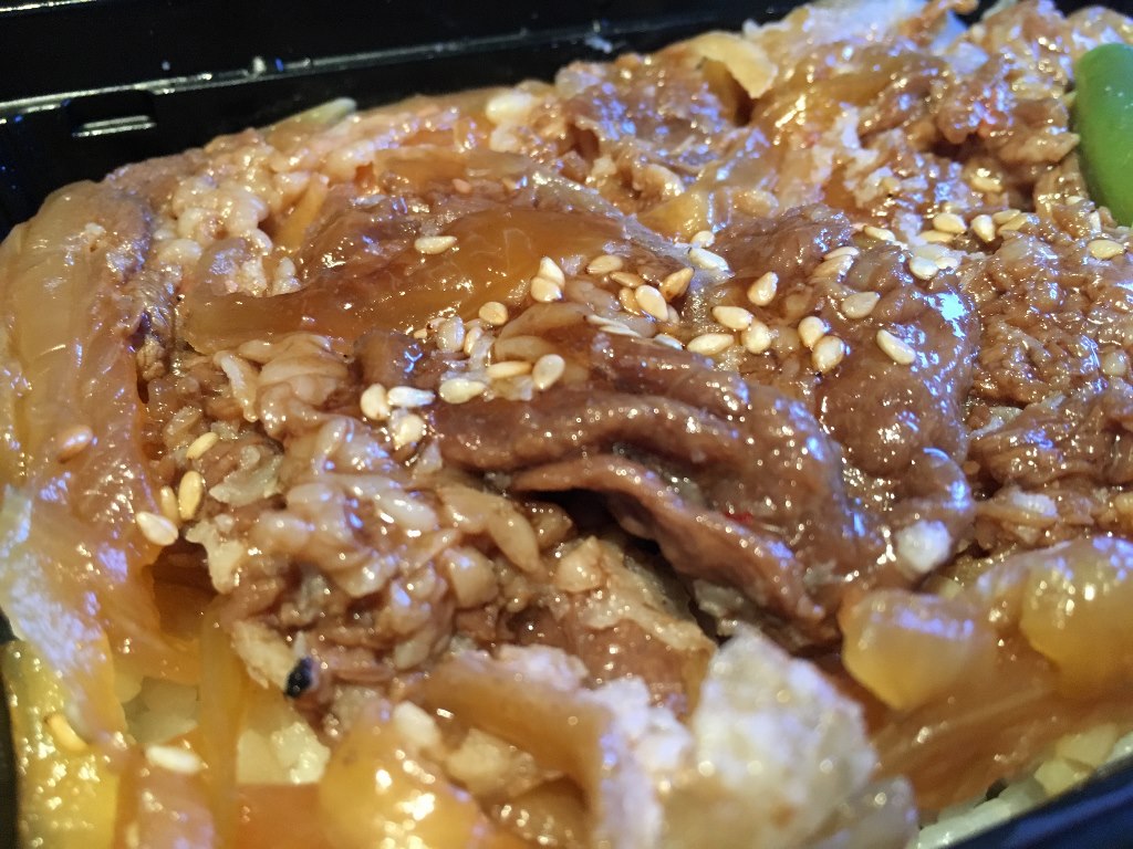 石垣牛焼肉弁当 (8)