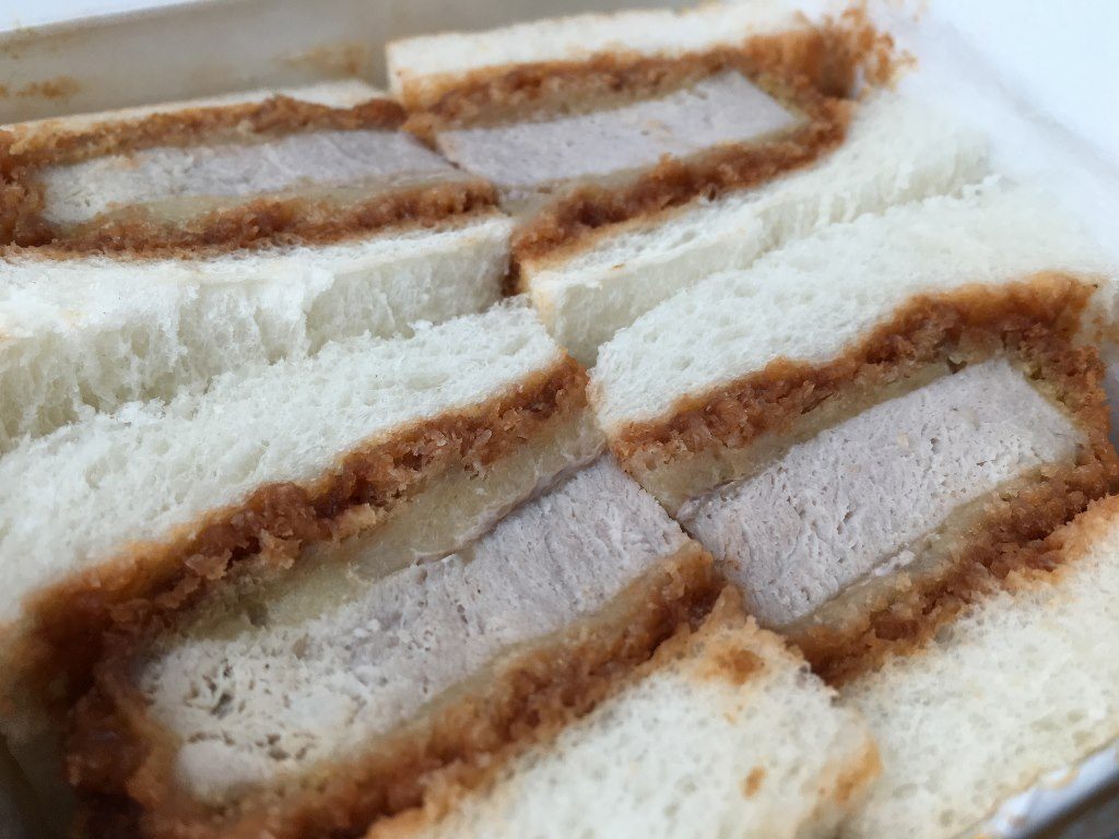 ヒレかつサンド肉の万世 (10)