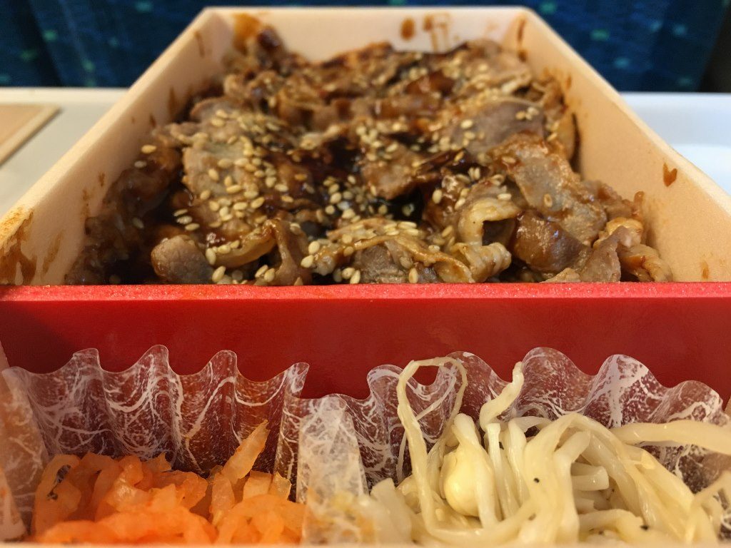牛カルビ焼肉弁当 (5)