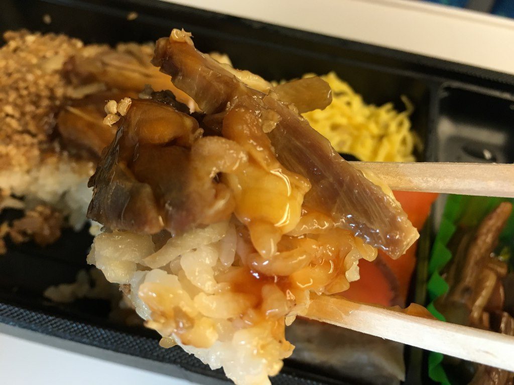 秋田比内地鶏こだわり鶏めし (14)