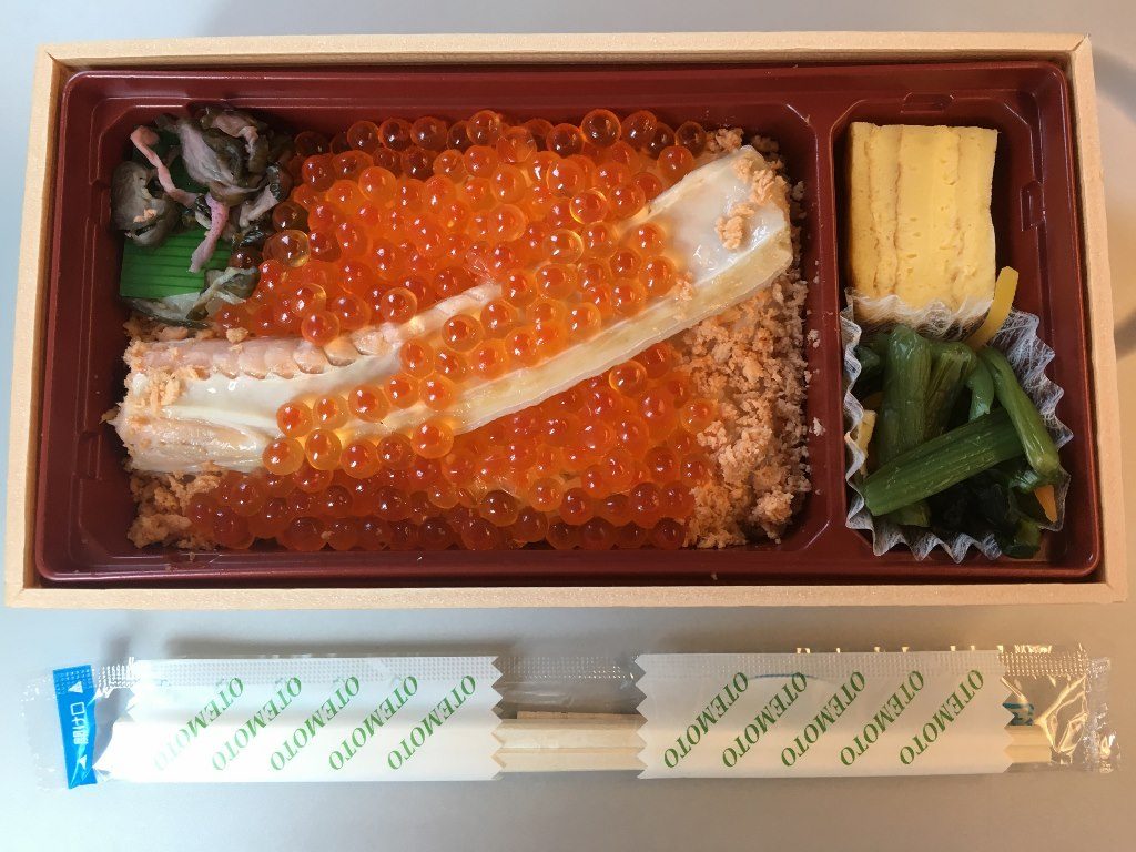 こぼれイクラととろサーモンハラス焼き弁当 (6)
