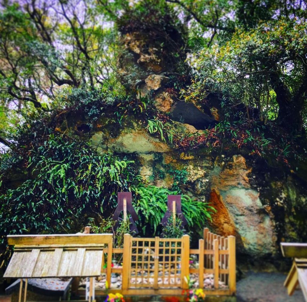 2花窟神社