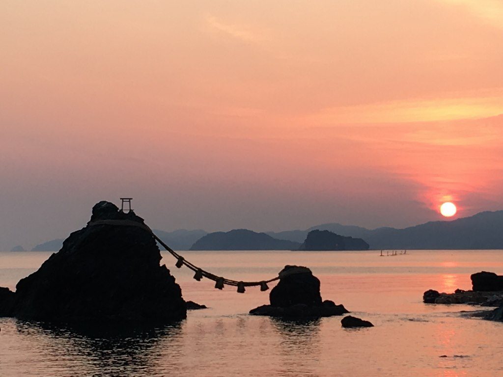 夫婦岩の日の出